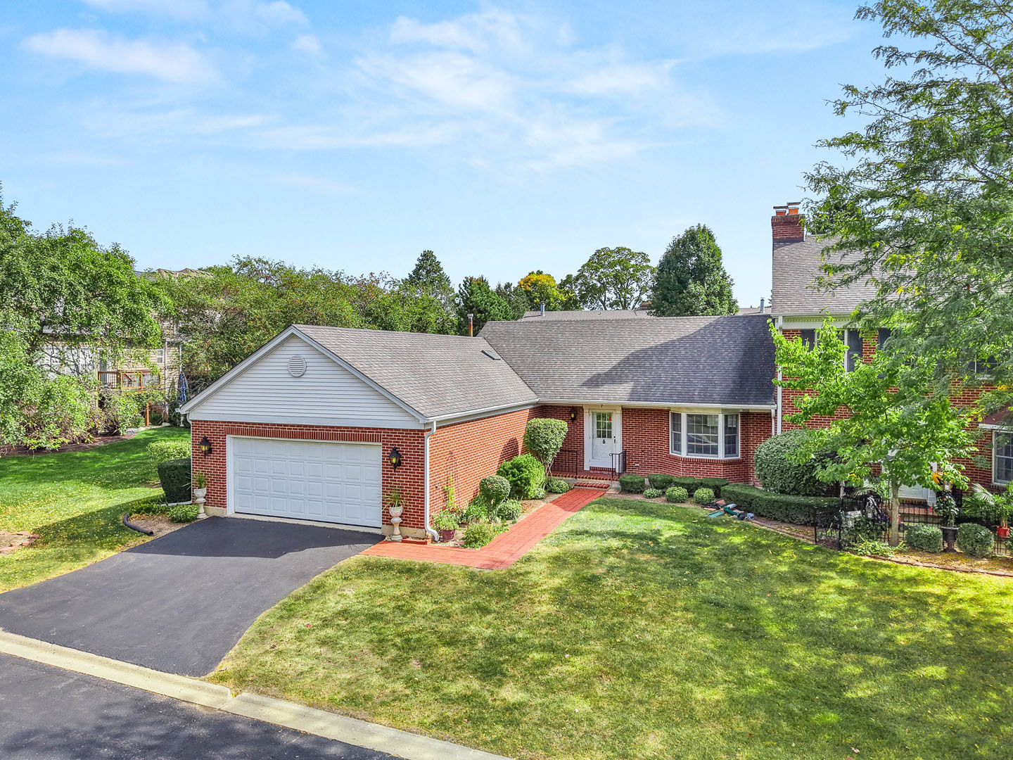 7 Douglas Drive Sugar Grove, IL 60554 - Photo 2 of 38 front view of a house with a yard