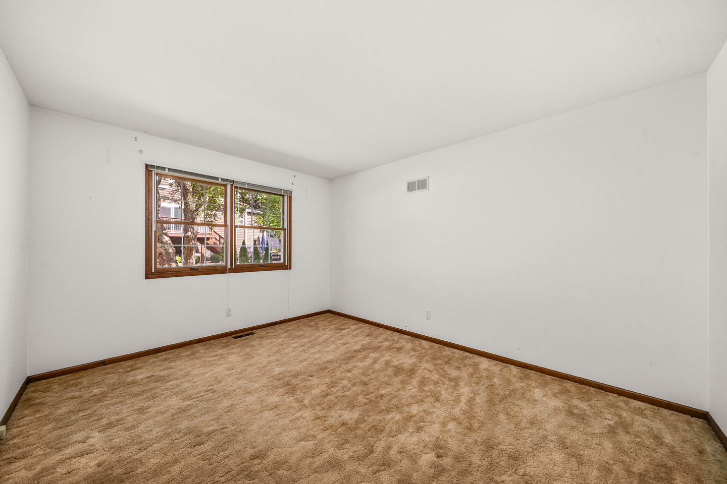7 Douglas Drive Sugar Grove, IL 60554 - Photo 26 of 38 an empty room with a window