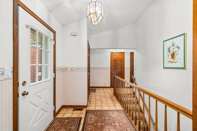 $379,000 | 7 Douglas Drive, Sugar Grove, IL 60554