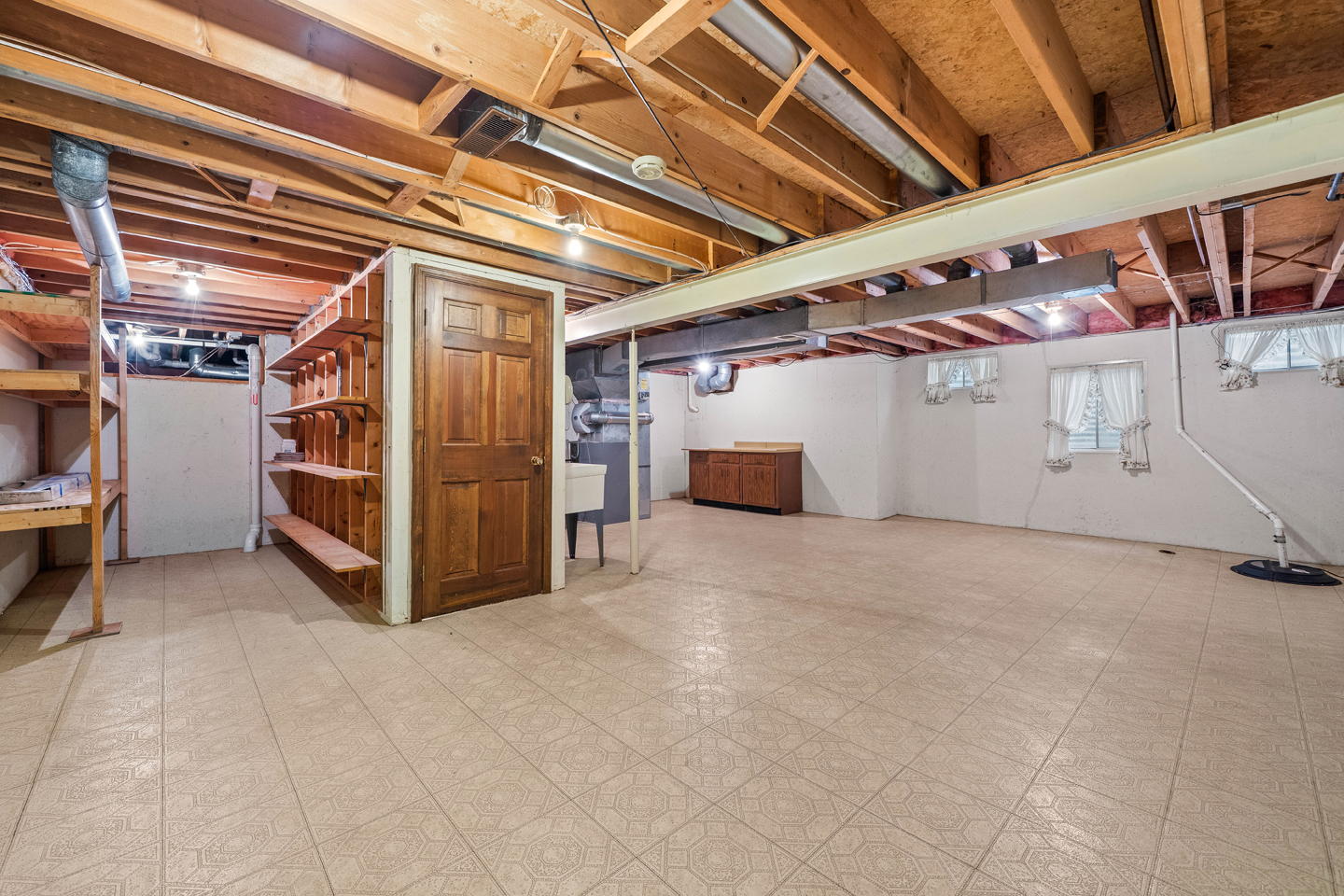 7 Douglas Drive Sugar Grove, IL 60554 - Photo 30 of 38 a view of an empty room with a garage