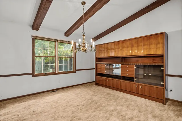 $379,000 | 7 Douglas Drive, Sugar Grove, IL 60554