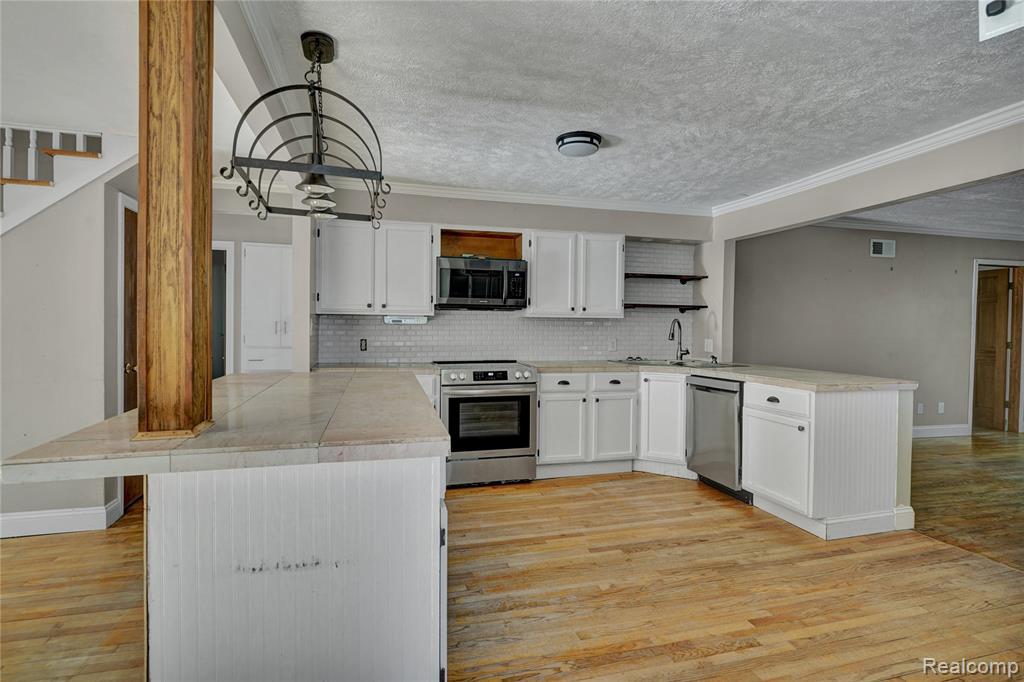 2476 Vandekarr Road Owosso, MI 48867 - Photo 12 of 41
