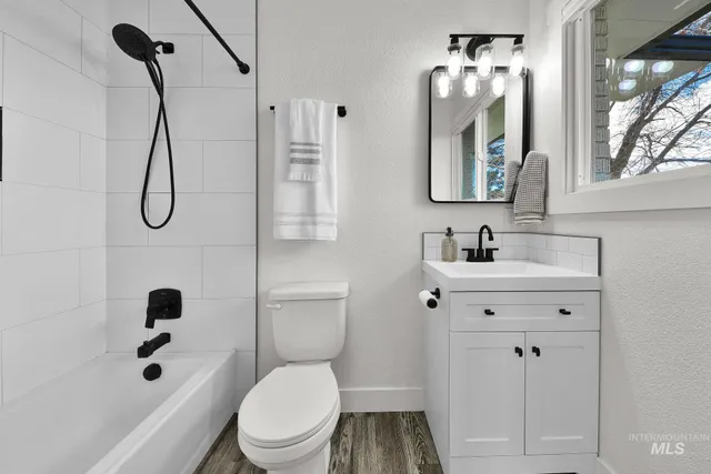 $699,000 | 22996 Blessinger Road, Star, ID 83669