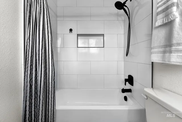 $699,000 | 22996 Blessinger Road, Star, ID 83669