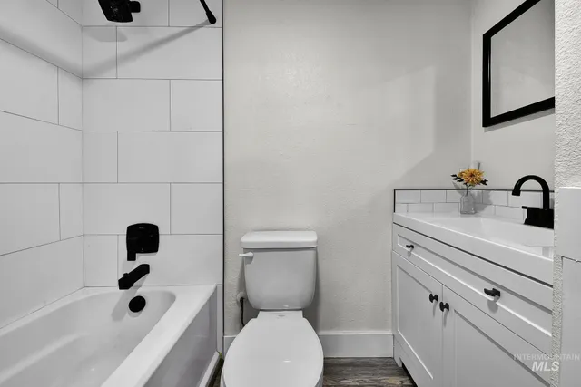 $699,000 | 22996 Blessinger Road, Star, ID 83669