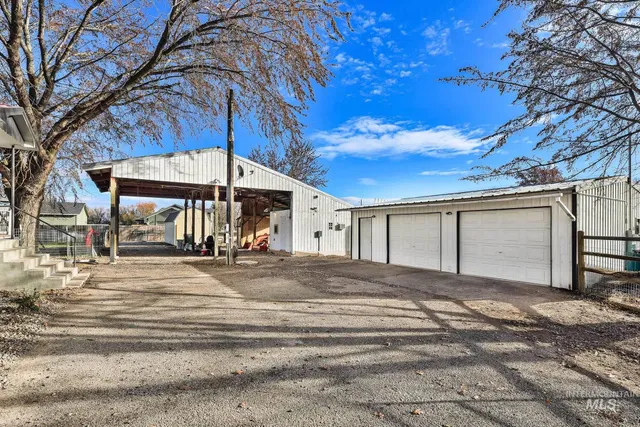 $699,000 | 22996 Blessinger Road, Star, ID 83669