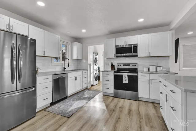 $699,000 | 22996 Blessinger Road, Star, ID 83669