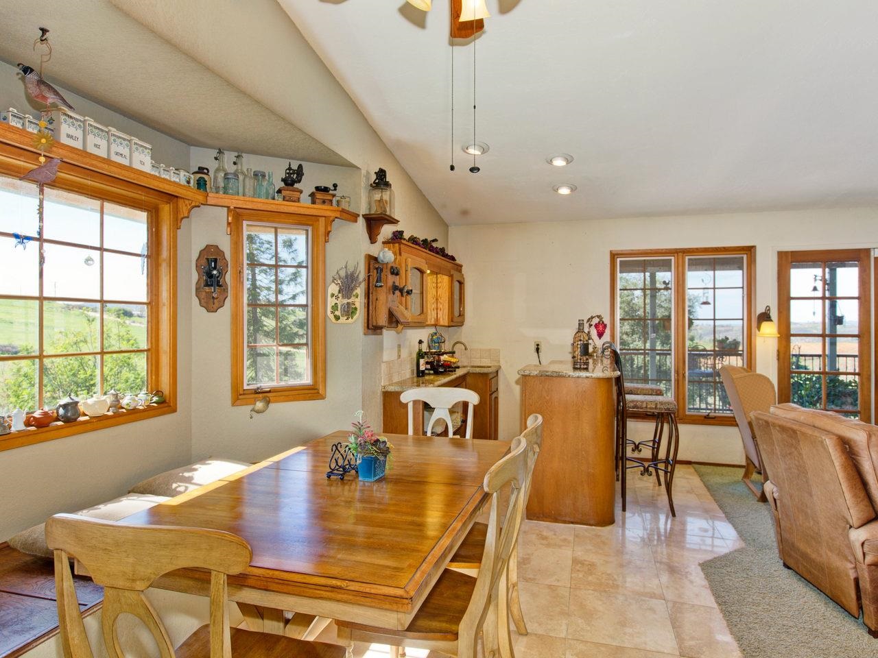 9929 West Lilac Road Escondido, CA 92026 - Photo 11 of 25 Gallery Image 11