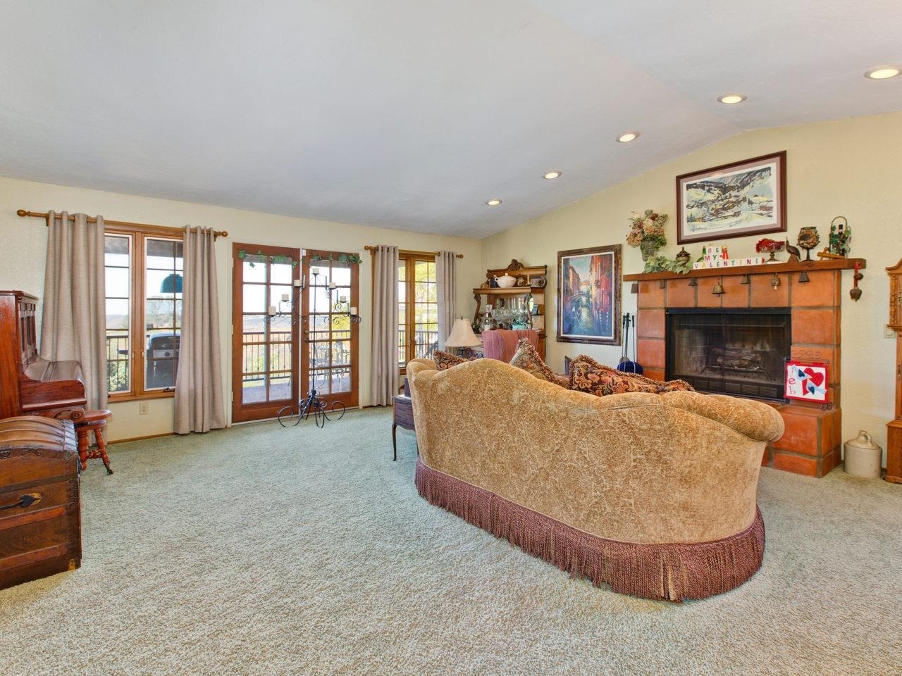 9929 West Lilac Road Escondido, CA 92026 - Photo 14 of 25 Gallery Image 14