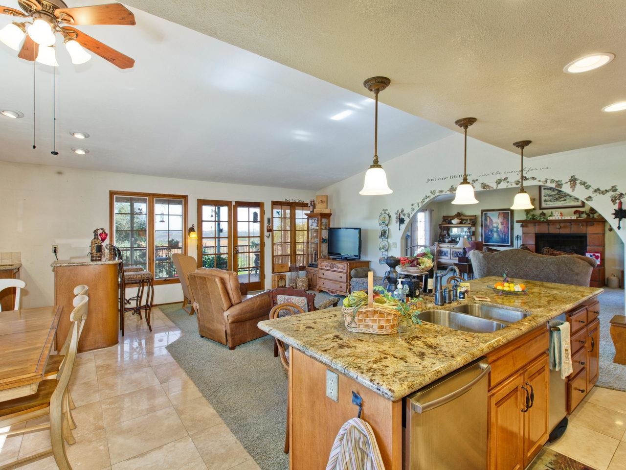 9929 West Lilac Road Escondido, CA 92026 - Photo 10 of 25 Gallery Image 10