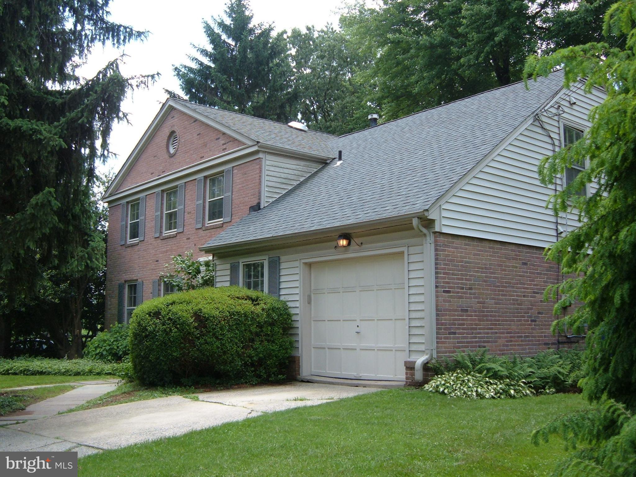 8300 Aqueduct Road Potomac, MD 20854 - Photo 2 of 30 Front View