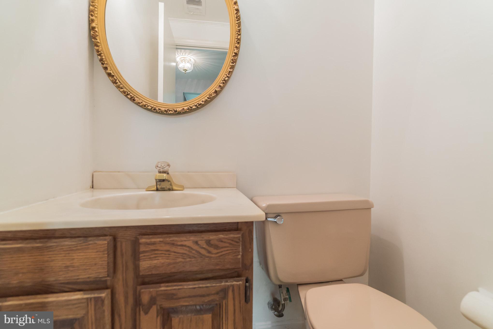 8300 Aqueduct Road Potomac, MD 20854 - Photo 15 of 30 Main Level Powder Room