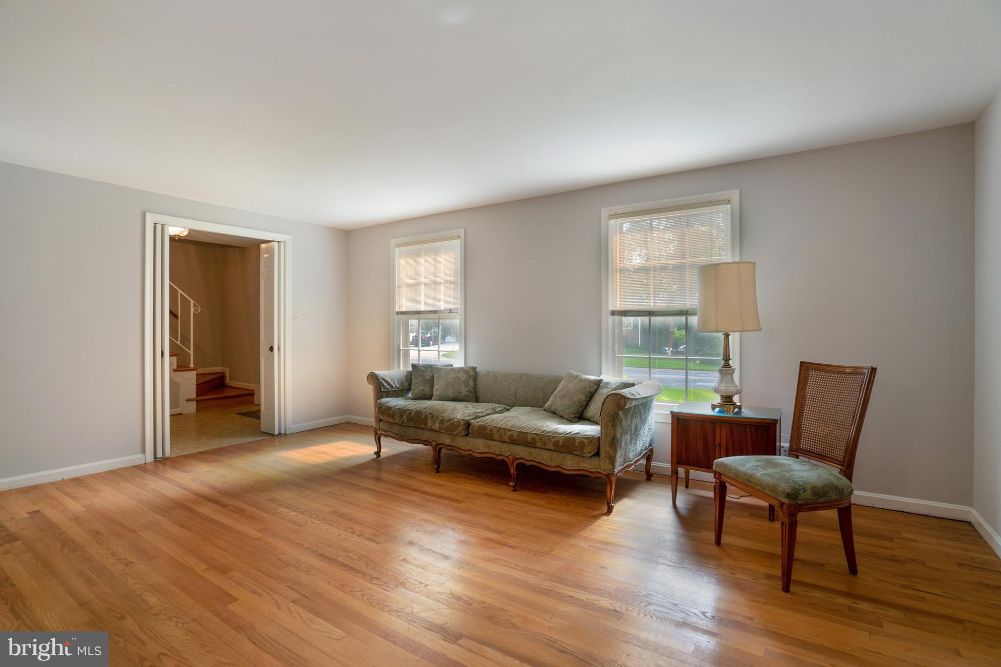 8300 Aqueduct Road Potomac, MD 20854 - Photo 5 of 30 Living Room