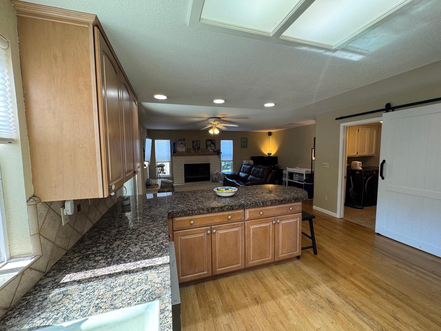 2304 Ridderkerk Circle Modesto, CA 95356 - Photo 9 of 34