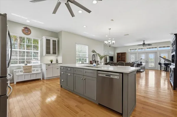 $1,250,000 | 196 Shore Drive, Palm Harbor, FL 34683