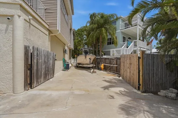 $1,250,000 | 196 Shore Drive, Palm Harbor, FL 34683