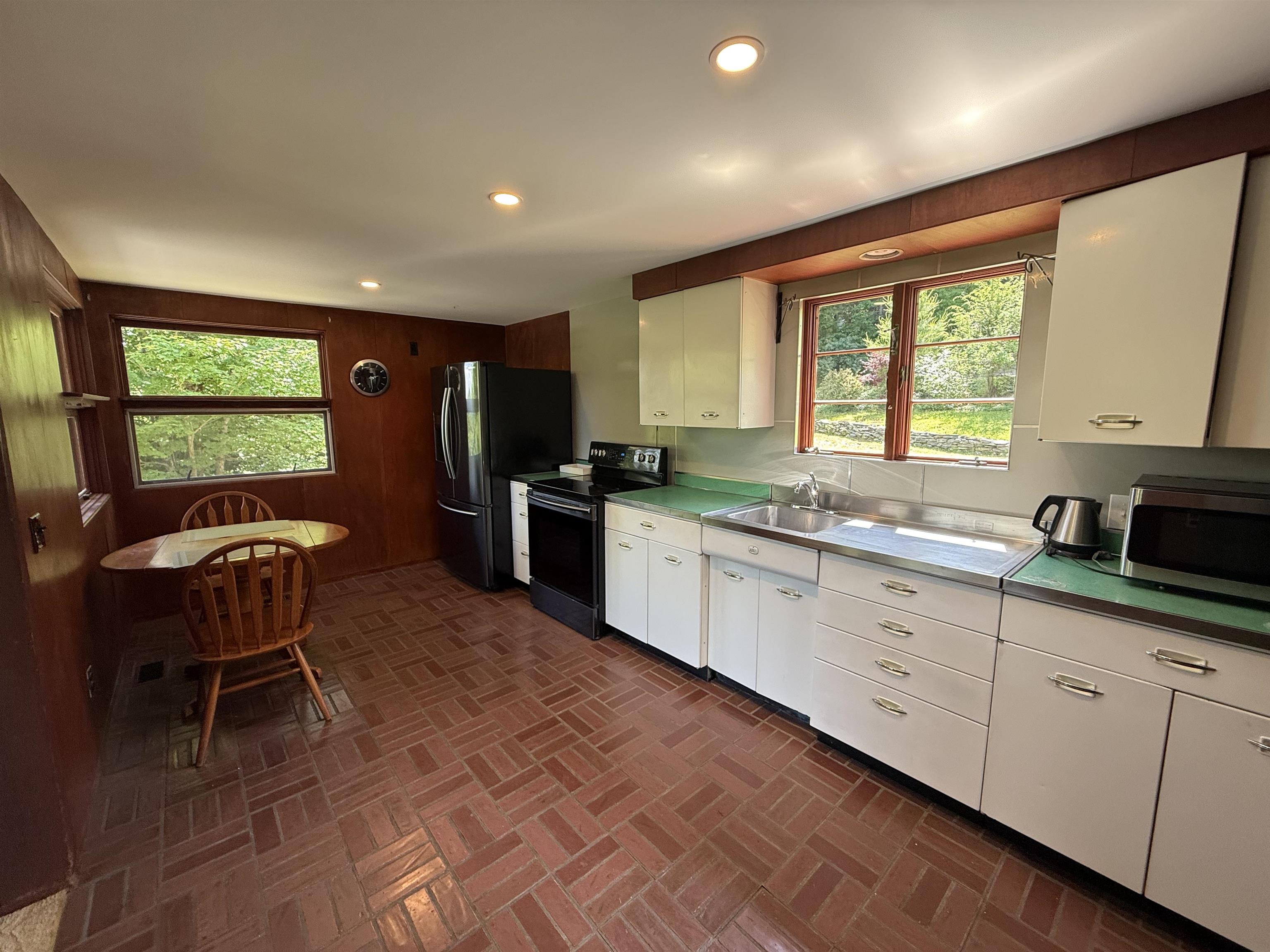 211 Pleasant Valley Road Brattleboro, VT 05301 - Photo 28 of 44