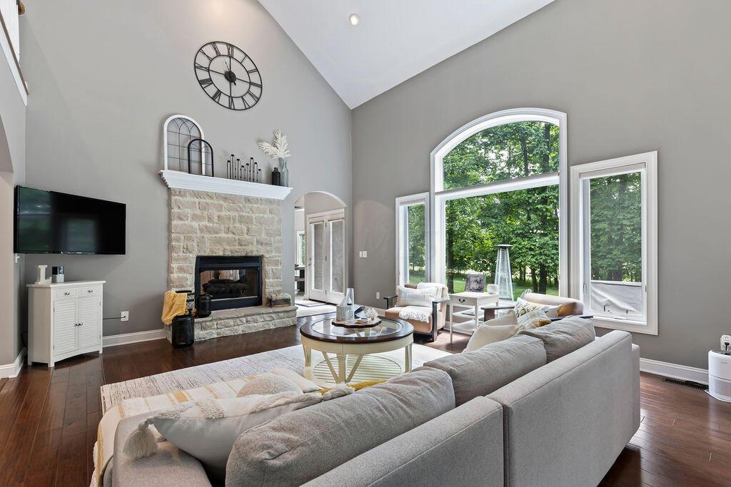 5801 Hughes Road Galena, OH 43021 - Photo 7 of 47 07-Great Room
