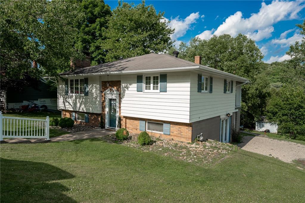 202 Locust Street Rural Valley, PA 16249 - Photo 4 of 43
