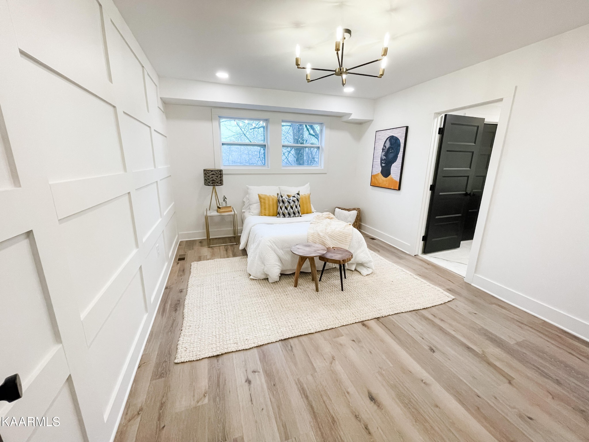 232 East Red Bud Road Knoxville, TN 37920 - Photo 12 of 34 a living room with furniture and a table