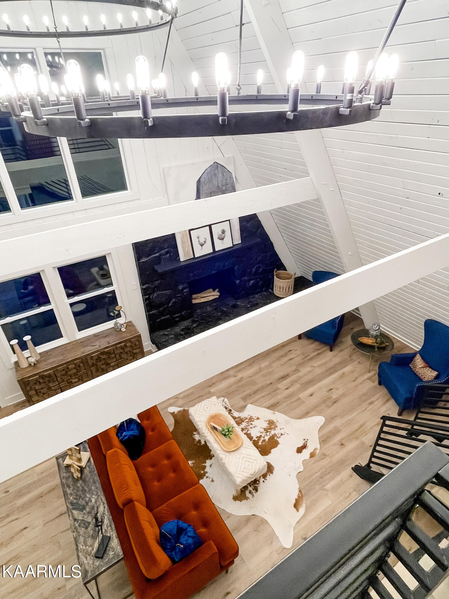 232 East Red Bud Road Knoxville, TN 37920 - Photo 15 of 34 a view of living room with furniture and rug