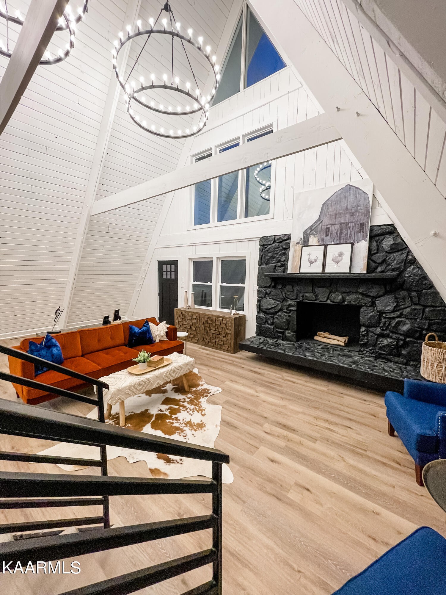 232 East Red Bud Road Knoxville, TN 37920 - Photo 6 of 34 a view of a fireplace with wooden floor