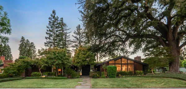 $829,000 | 2943 West Border Links Drive, Visalia, CA 93291