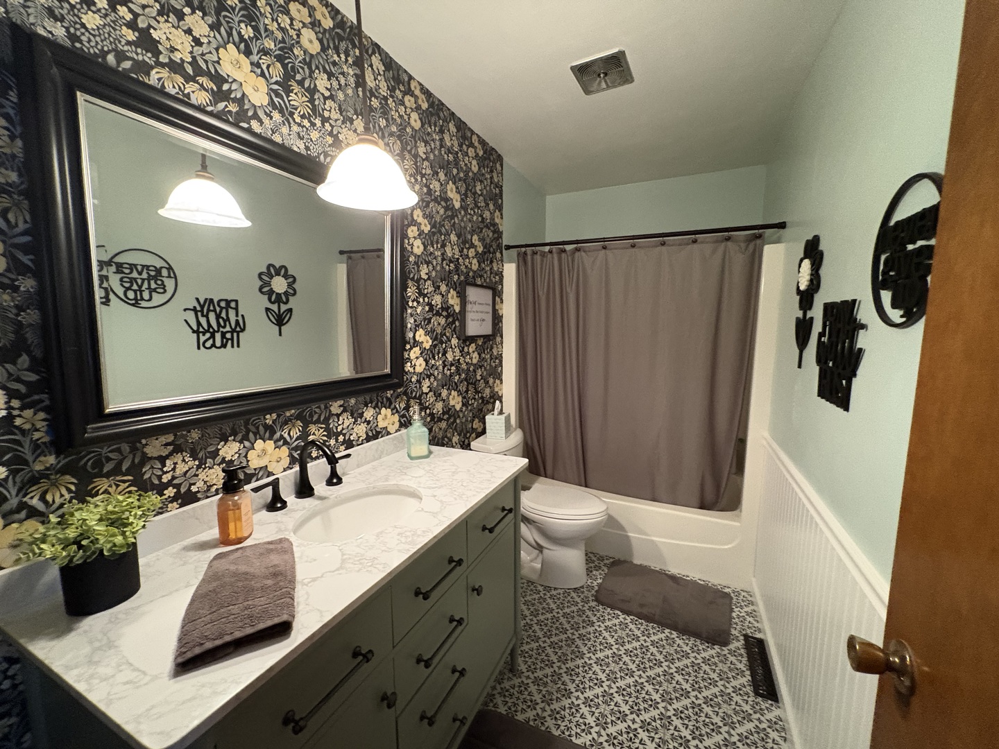 203 Drake Avenue Rochelle, IL 61068 - Photo 36 of 54 a bathroom with a sink toilet and shower