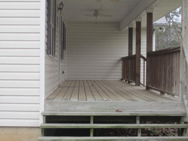 811 Gulch Road Trenton, GA 30752 - Photo 4 of 27 Front Poarch