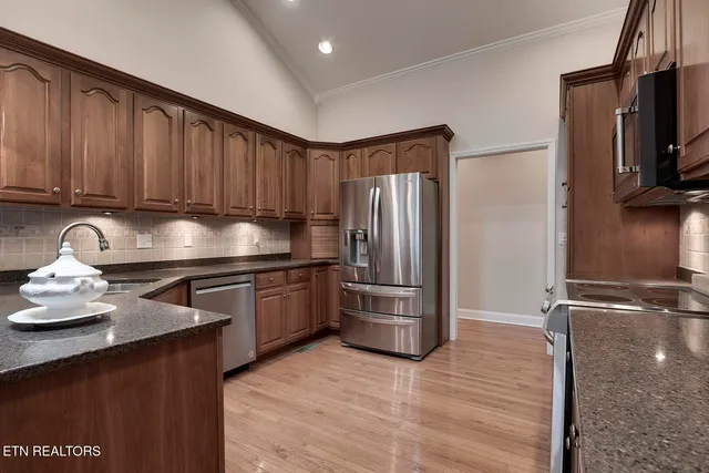 $699,000 | 106 Geya Circle, Loudon, TN 37774