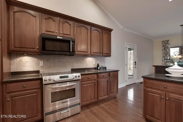 $699,000 | 106 Geya Circle, Loudon, TN 37774