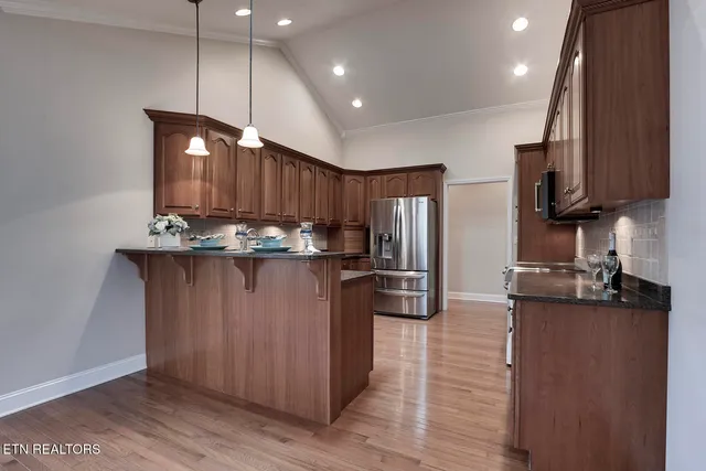 $699,000 | 106 Geya Circle, Loudon, TN 37774