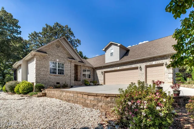 $699,000 | 106 Geya Circle, Loudon, TN 37774