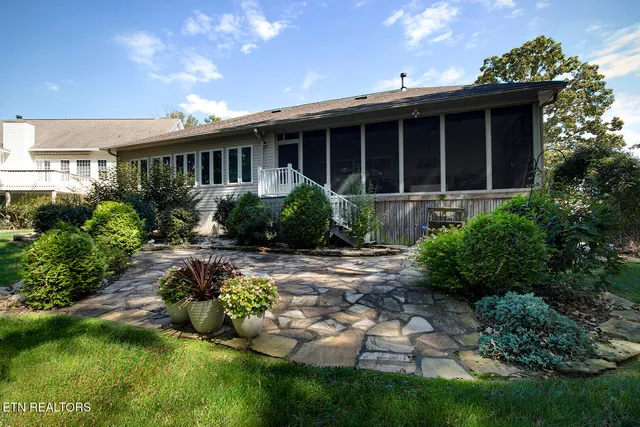 $699,000 | 106 Geya Circle, Loudon, TN 37774