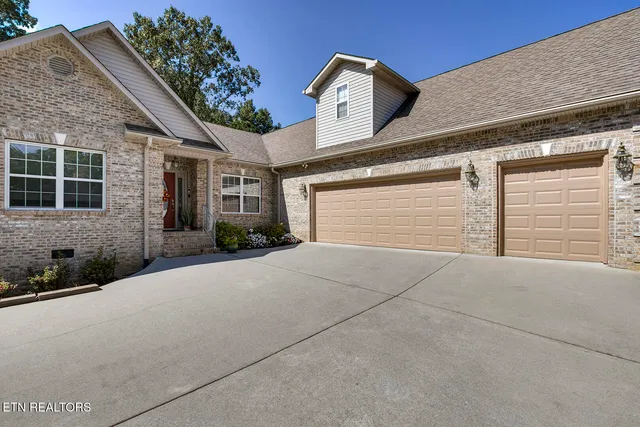 $699,000 | 106 Geya Circle, Loudon, TN 37774