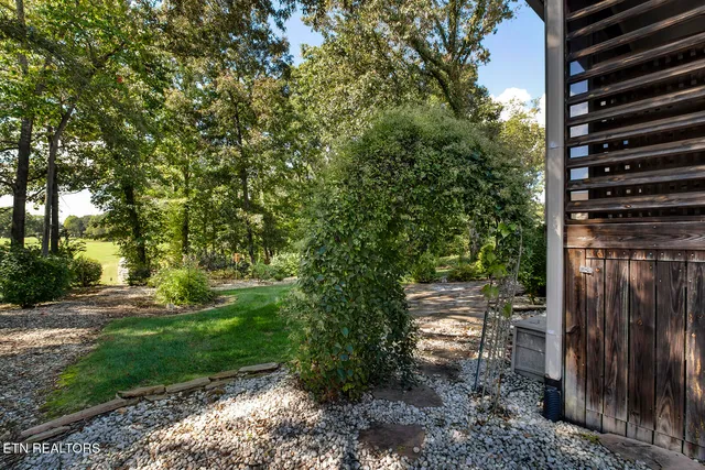 $699,000 | 106 Geya Circle, Loudon, TN 37774