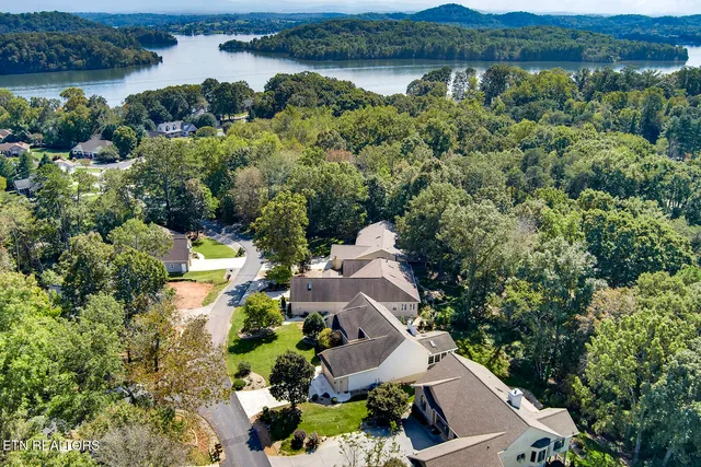 $699,000 | 106 Geya Circle, Loudon, TN 37774