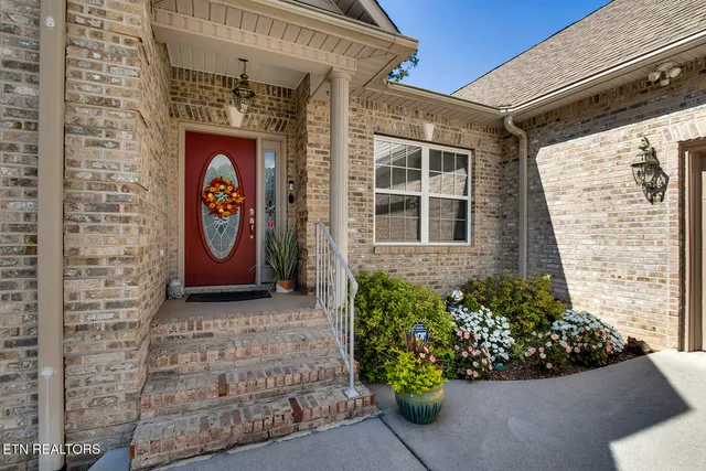 $699,000 | 106 Geya Circle, Loudon, TN 37774