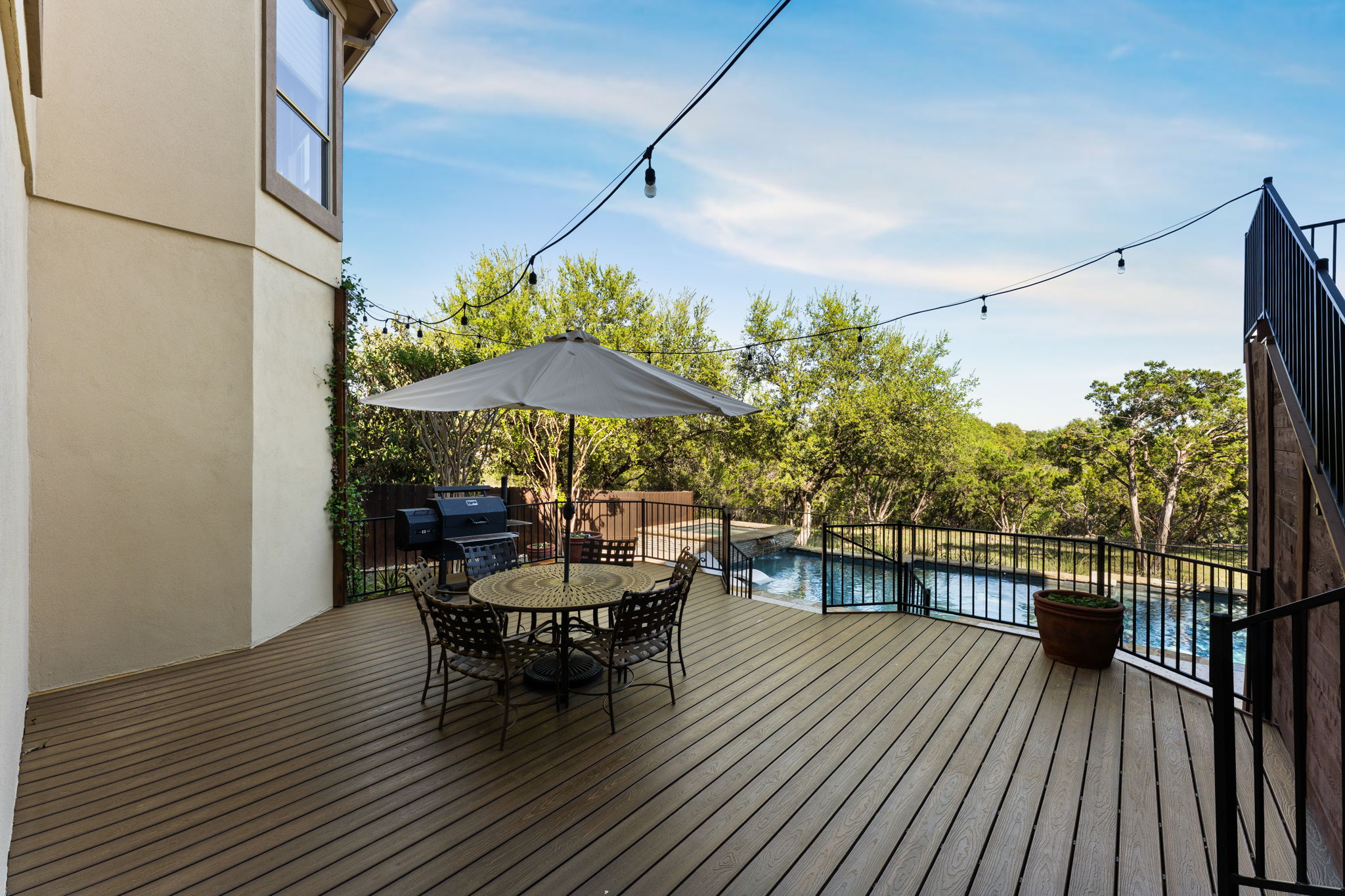205 Emerald Ridge Drive Austin, TX 78732 - Photo 32 of 40 an outdoor space with patio