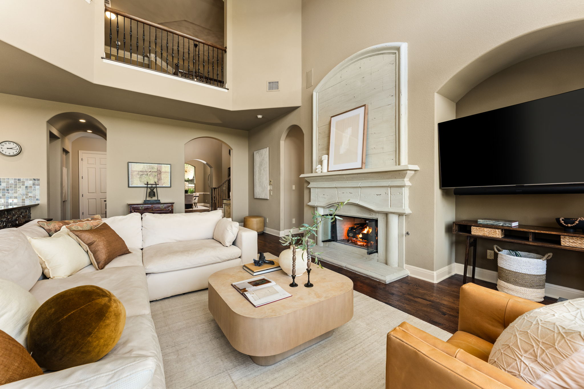 205 Emerald Ridge Drive Austin, TX 78732 - Photo 4 of 40