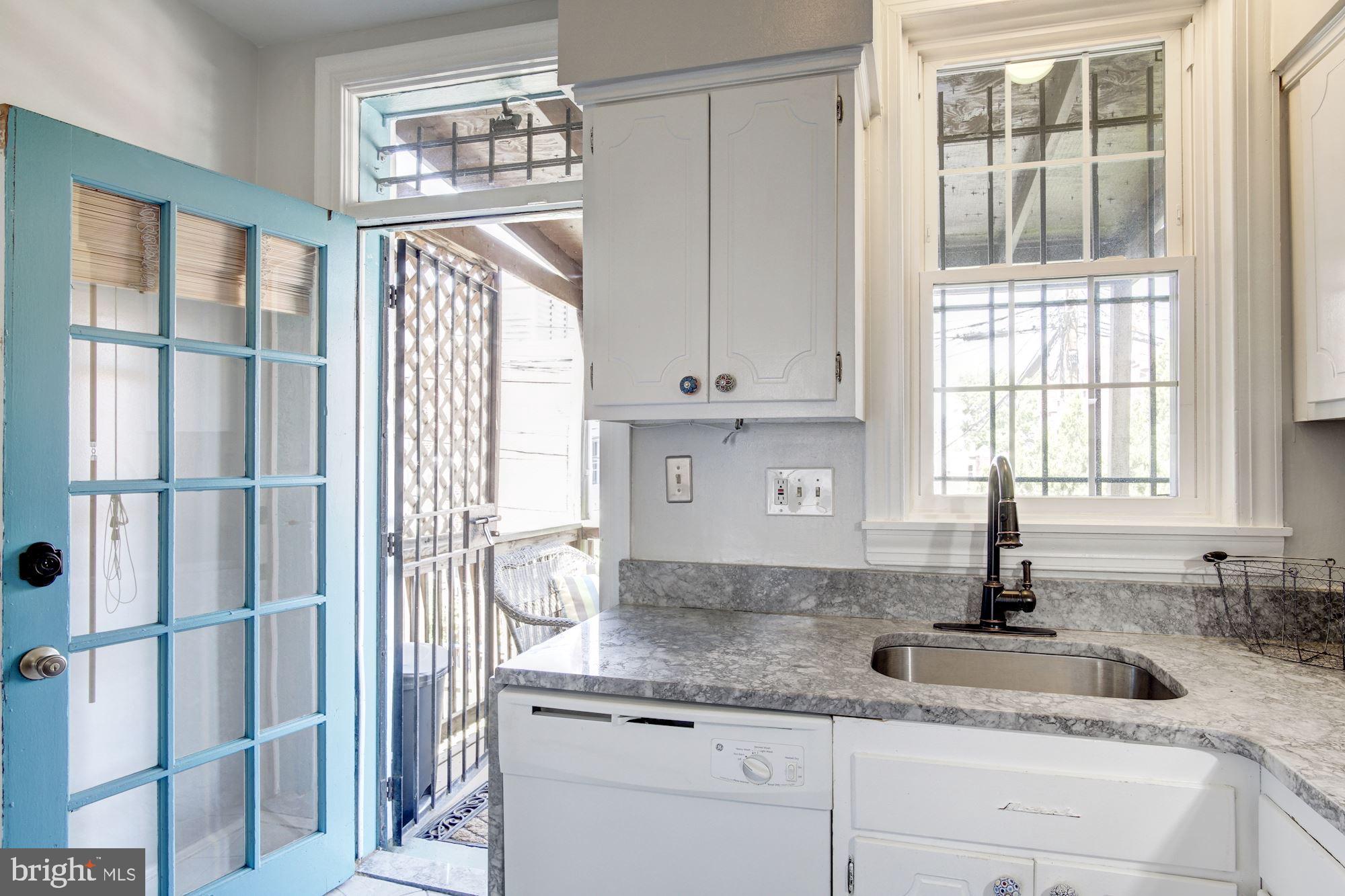 210 E Street Northeast Washington, DC 20002 - Photo 10 of 32 Kitchen