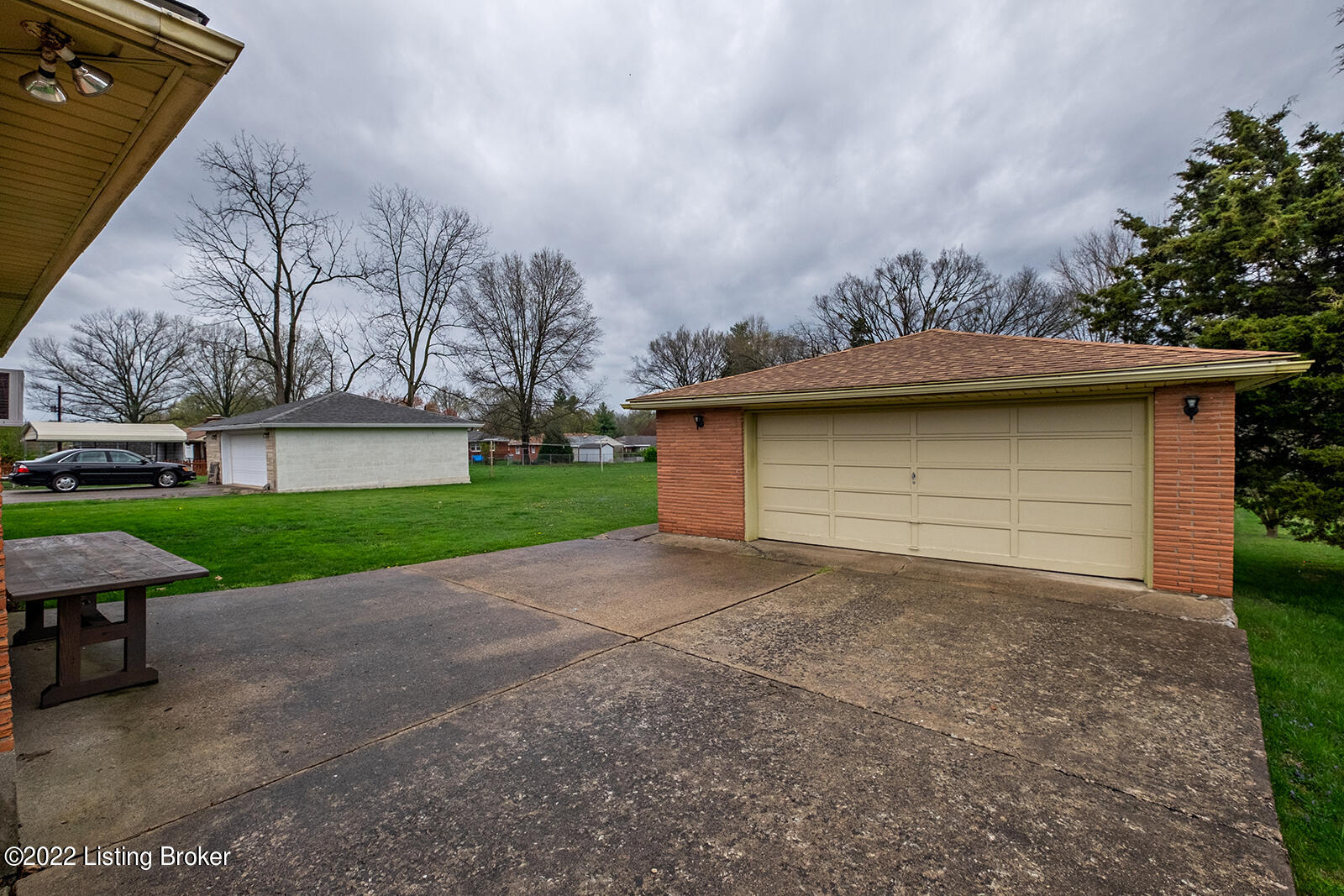 9005 Waltlee Road Louisville, KY 40291 - Photo 31 of 41 0045