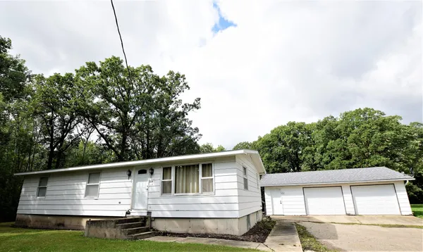 $165,000 | 809 11th Avenue Southeast, Roseau, MN 56751