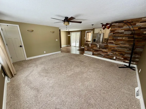 $165,000 | 809 11th Avenue Southeast, Roseau, MN 56751