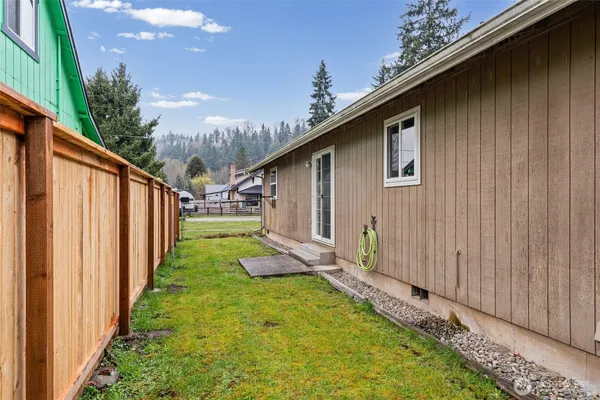 $445,000 | 401 Mill Avenue Southeast, Orting, WA 98360