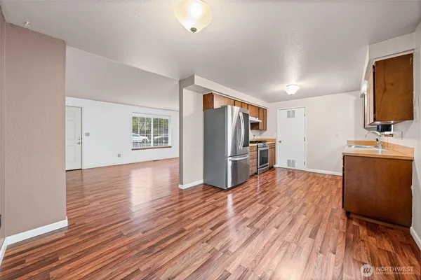 $445,000 | 401 Mill Avenue Southeast, Orting, WA 98360