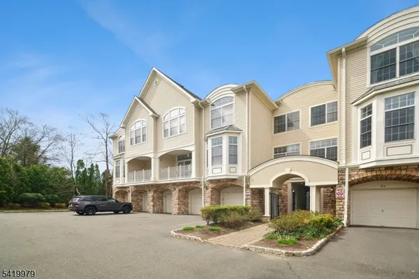 a view of entryway and hall