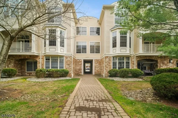 $828,000 | 614 Turlington Court, Livingston, NJ 07039