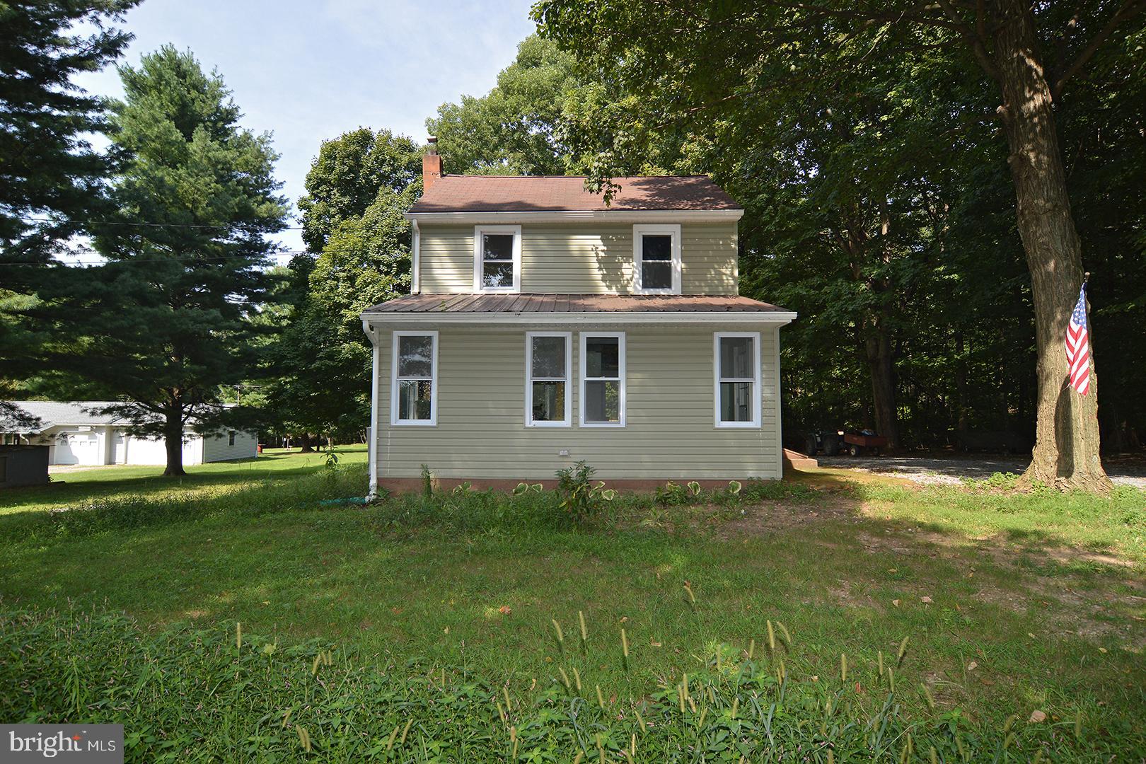 74 Round Barn Road Newmanstown, PA 17073 - Photo 2 of 25 Gallery Image 2