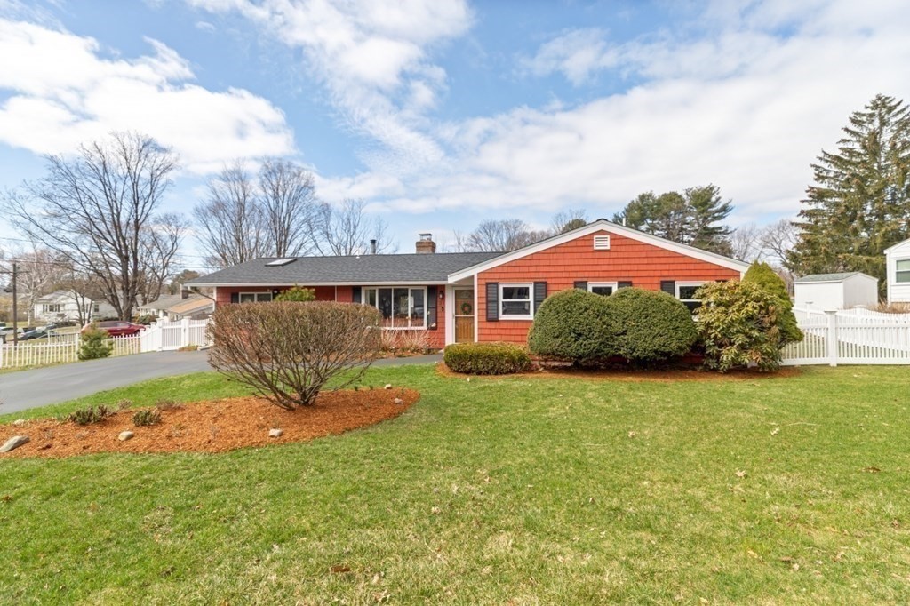 21 Lariviere Road Framingham, MA 01701 - Photo 3 of 42 Gallery Image 3
